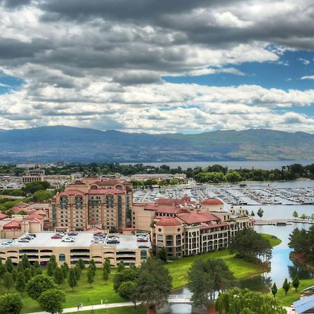 Sunset Waterfront Resort By Kelownacondorentals 外观 照片