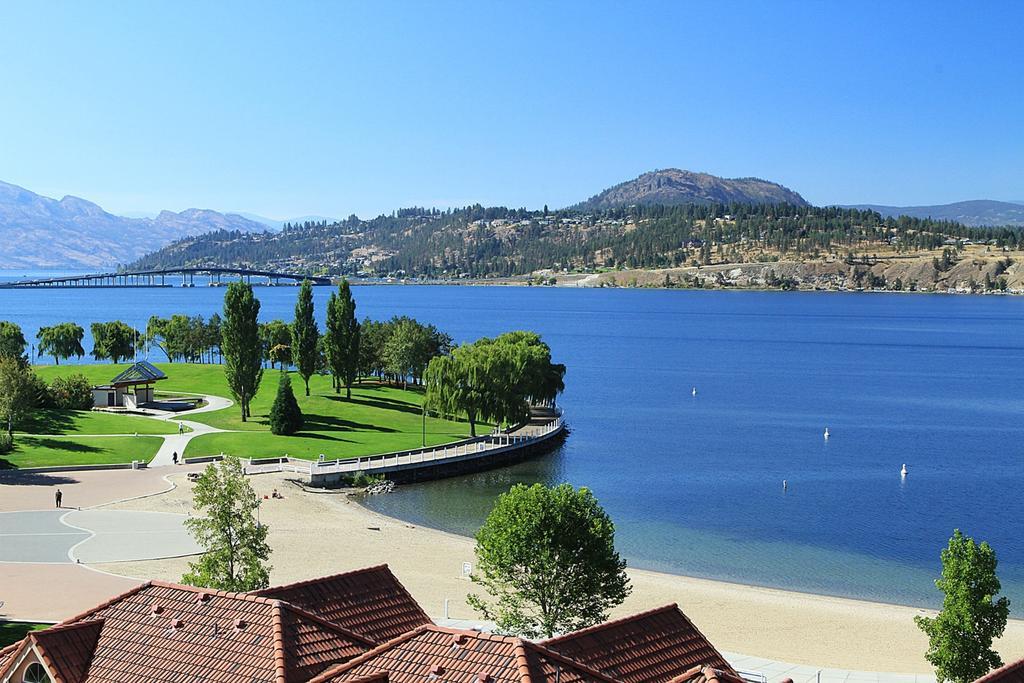 Sunset Waterfront Resort By Kelownacondorentals 外观 照片