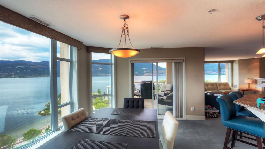Sunset Waterfront Resort By Kelownacondorentals 外观 照片