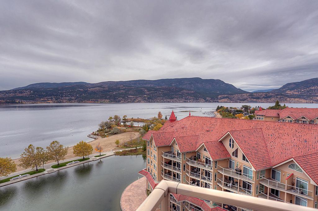 Sunset Waterfront Resort By Kelownacondorentals 外观 照片