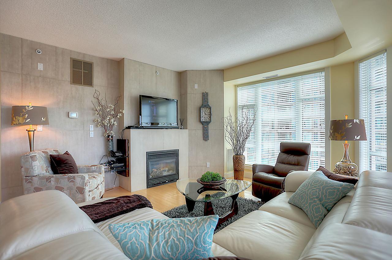 Sunset Waterfront Resort By Kelownacondorentals 外观 照片