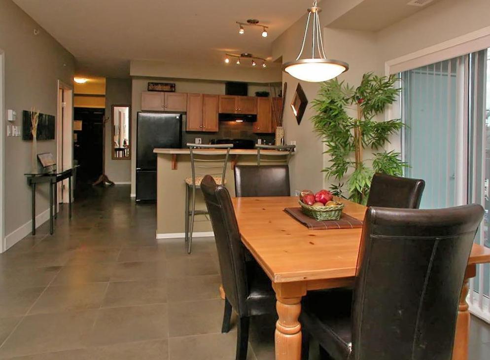 Sunset Waterfront Resort By Kelownacondorentals 外观 照片